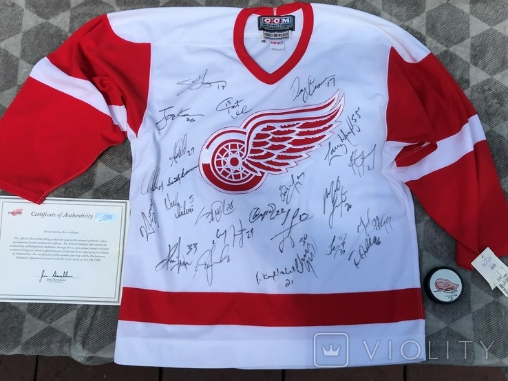 Detroit Red Wings 2008 Джерси и шайба с афтографами команды, сертификат, фото №2