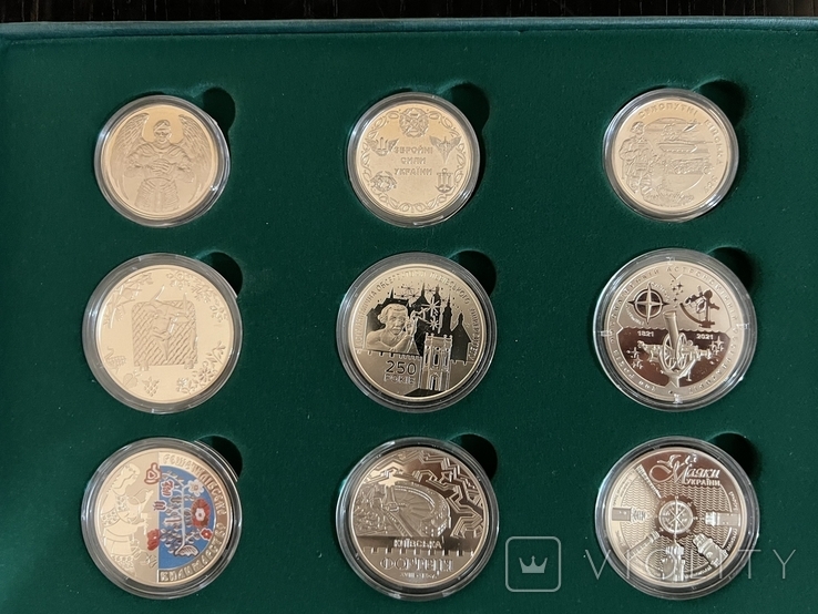Полный набор медноникелевых монет НБУ 2021 года в планшете, фото №6