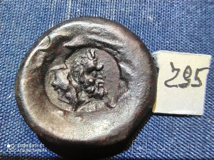 Пантикапей.Посейдон-Прора.215-205 г.г.до.н.э.Над чеканы .Голова Афины-Сатира.