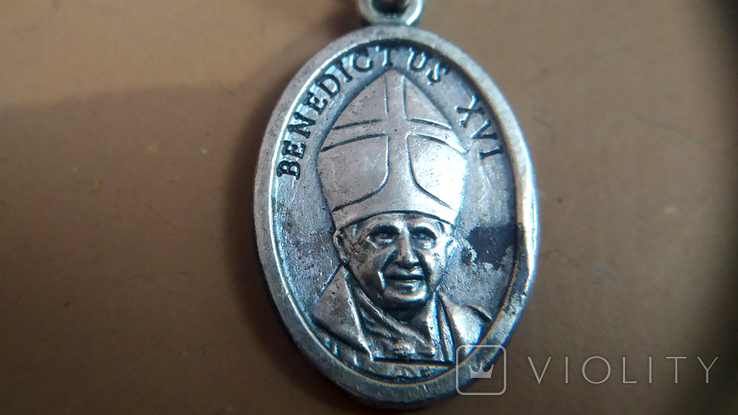 Медальйони Папа Benedictus XVI та San Pio, фото №5