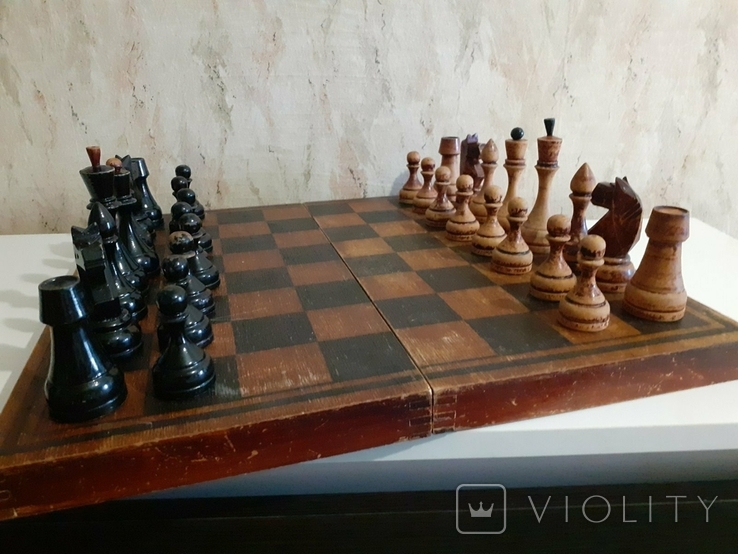 Старые деревянные шахматы ссср.