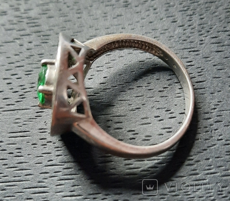 Кольцо с зелёными камнями 925 проба, photo number 3