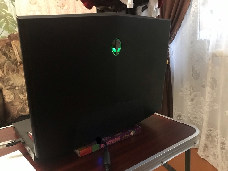 Ноутбук Dell Alienware M17X R2, фото №3