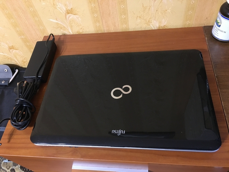 Ноутбук Fujitsu AH531 i5-2410M/6gb/750 gb/ Intel HD3000, photo number 2