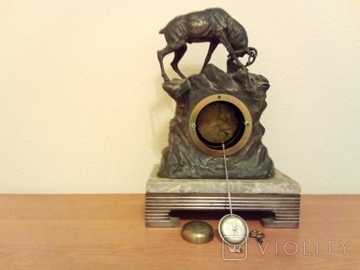 Каминные часы "Схватка оленя с охотничьей собакой". Нач 20 в. Европа., фото №6