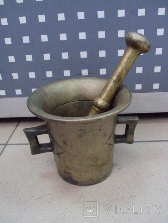 Mortar with pestle bronze height 11.2 cm, diameter 12.3 cm, pestle length 18.5 cm, photo number 2