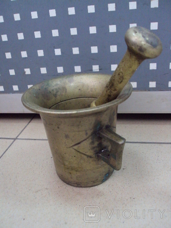 Mortar with pestle bronze height 11.2 cm, diameter 12.3 cm, pestle length 18.5 cm, photo number 3