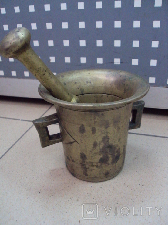 Mortar with pestle bronze height 11.2 cm, diameter 12.3 cm, pestle length 18.5 cm, photo number 4