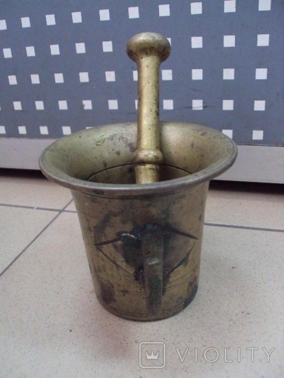 Mortar with pestle bronze height 11.2 cm, diameter 12.3 cm, pestle length 18.5 cm, photo number 5