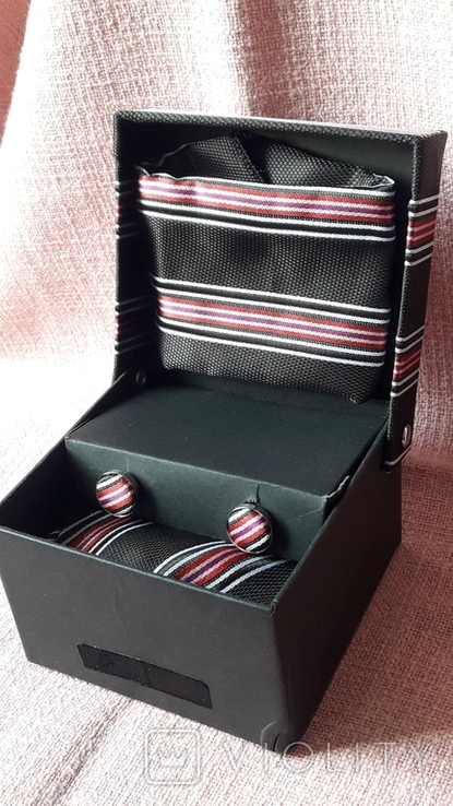 Комплект запонки, галстук в полоску и карманный платочек , новый, фото №2