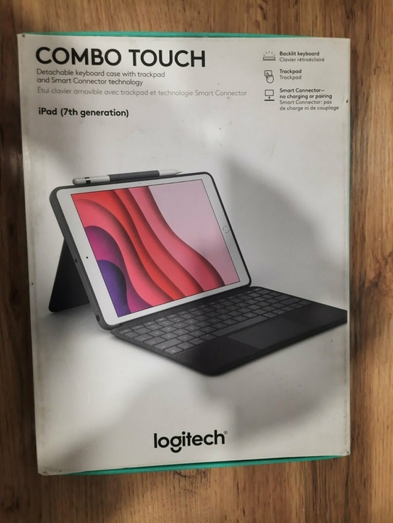 Чехол клавиатура Logitech Combo Touch для iPad 7-го поколения