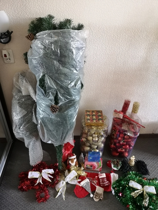 Елка новогодняя в комплекте ( очень много всего разного новогоднего )., numer zdjęcia 4