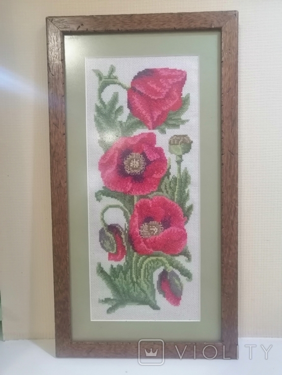 Embroidered poppies that survived the shelling of Irpin, photo number 2