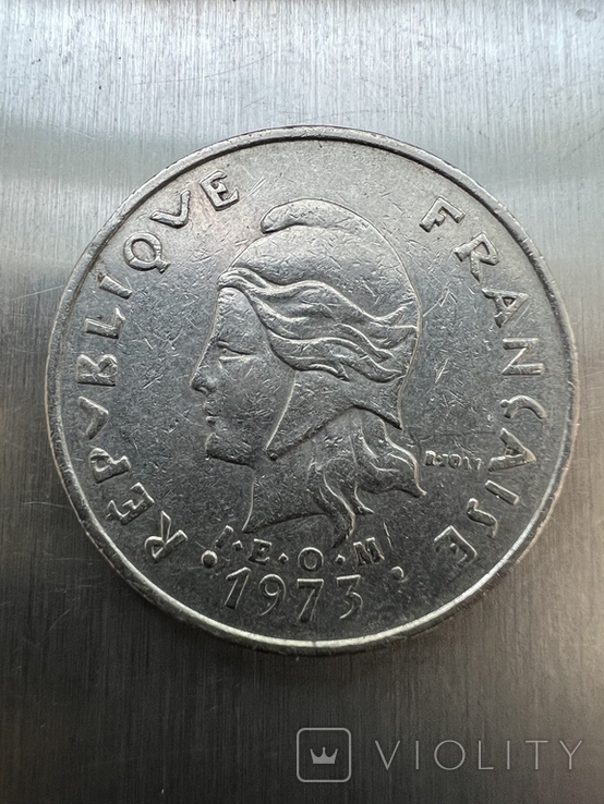 20 франков 1973 года Вануату ( Новые Гебриды)и 100 вату 1988 года, фото №3
