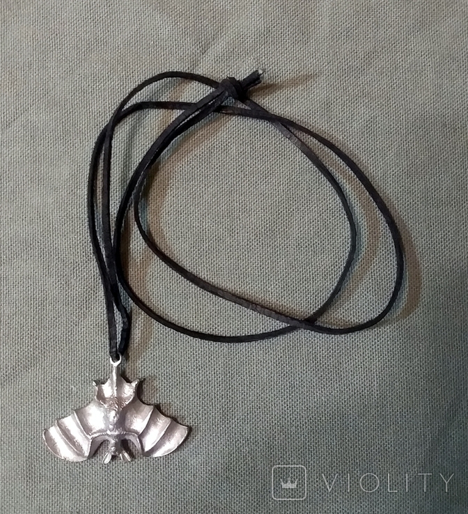 Bat Pendant on Leather Cord Vintage, photo number 3