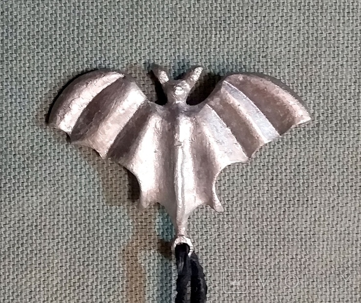 Bat Pendant on Leather Cord Vintage, photo number 4