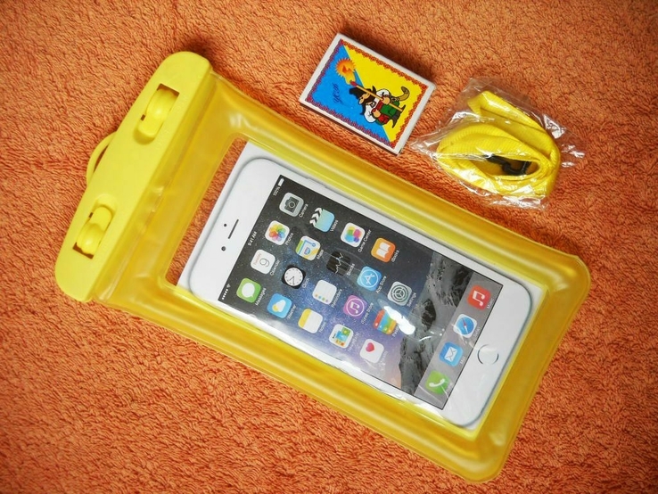 Универсальный водонепроницаемый чехол для телефона и документов желтый, фото №2