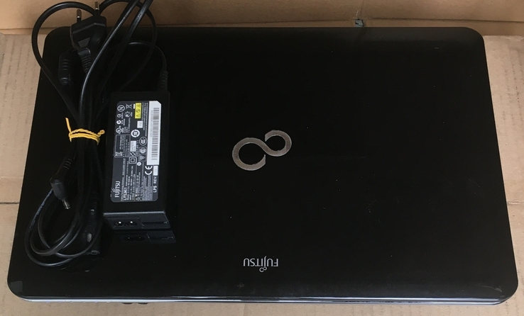 Ноутбук Fujitsu AH531 i3-2310M RAM 4Gb HDD 320Gb GeForce GT 525M 1Gb, фото №3