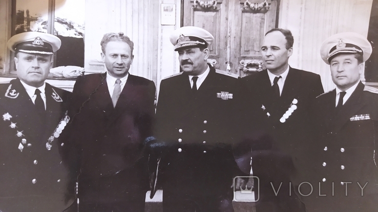 Rear Admiral Vasily Nikolaevich Eroshenko and officers of the leader "Tashkent". The 40s, photo number 3