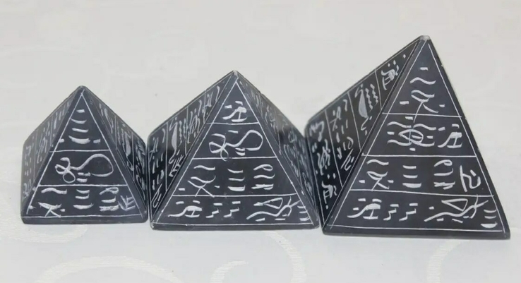 Три піраміди + скарабей (камінь), numer zdjęcia 2