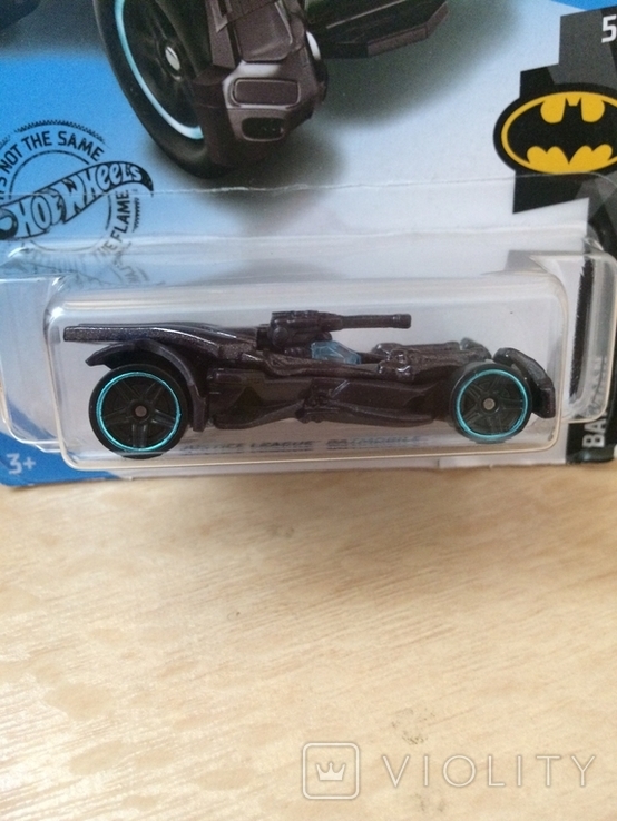 Hot Wheels Justice League Batmobile, фото №3
