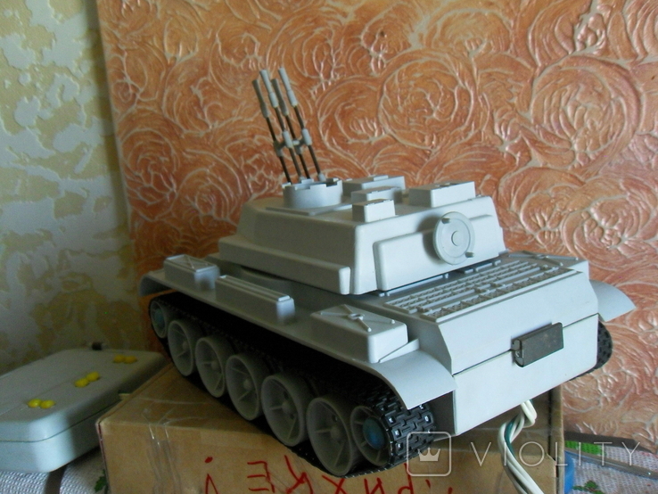Игрушка 1980-х, танк-зенитка " Шилка",на управлении., фото №13