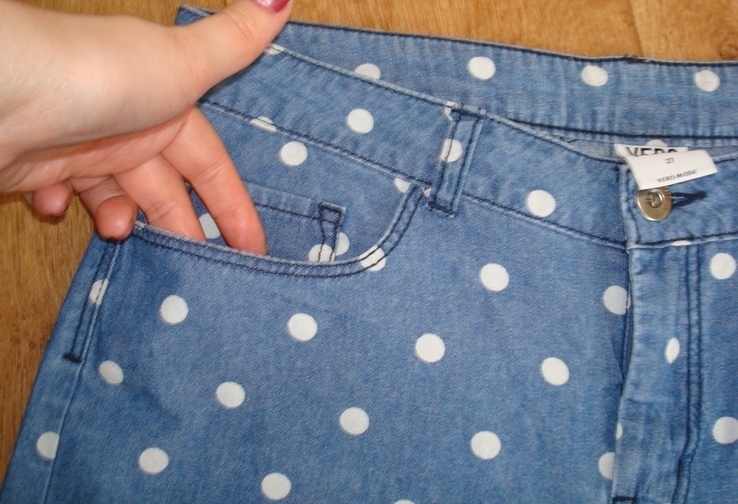 Vero Moda стильные женские короткие шорты легкий джинс в горох 27, фото №6