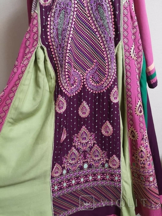 Oriental dress with embroidery, photo number 6