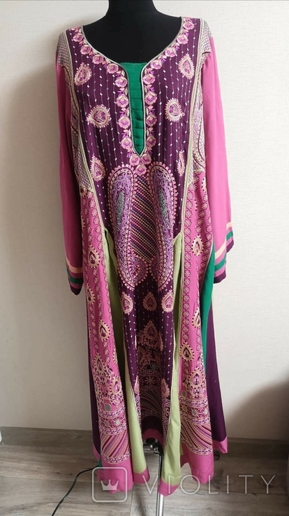 Oriental dress with embroidery, photo number 10