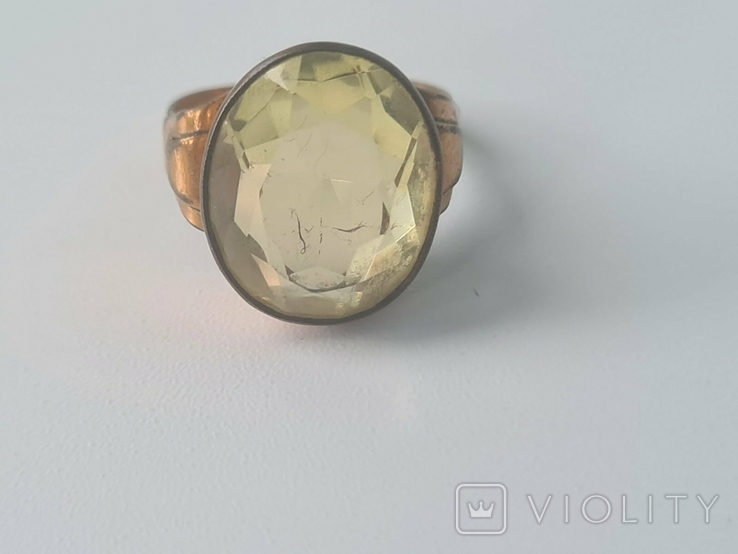 Кольцо женское с жёлтым камнем