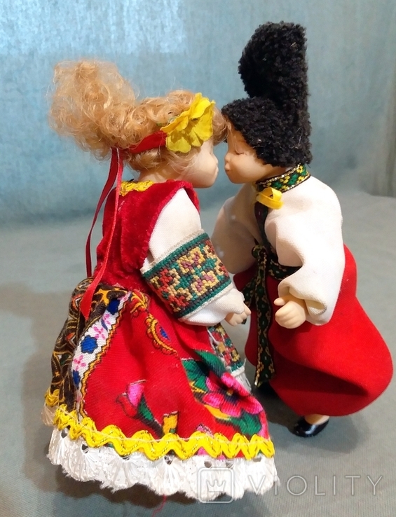 Kissing Couple Porcelain Dolls on Elastic Bands in National Dress, photo number 4