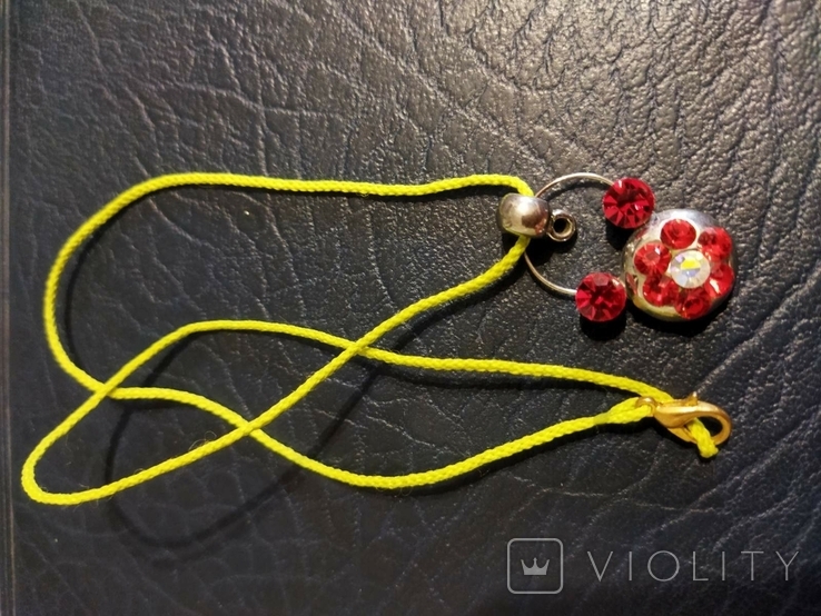 Pendant with red pebbles on a string, photo number 2