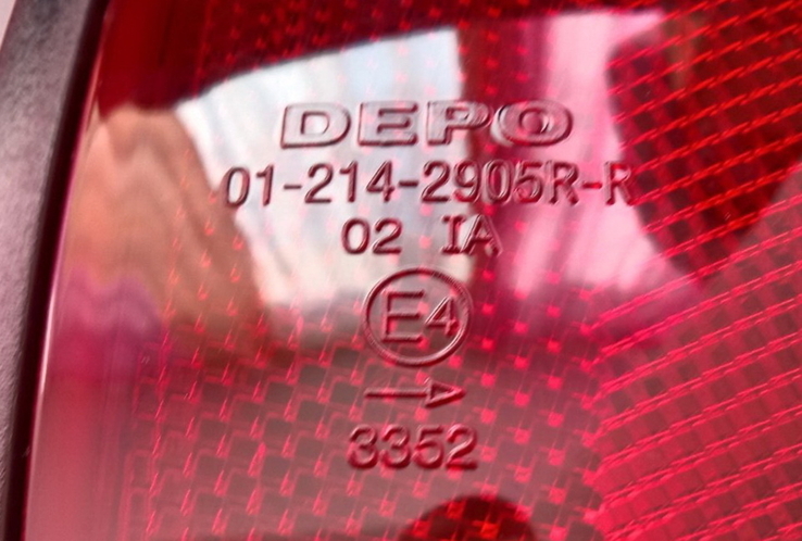 Рефлектор задній DEPO 214-2905R-R на mitsubishi l200, numer zdjęcia 2