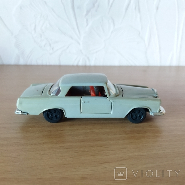 Модель А-19 Mercedes 250 SE, фото №2