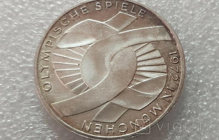 10 Марок 1972 р. Германия (ФРГ) "Олимпиада в Мюнхене - "Петля" ( G )срібло, блеск.