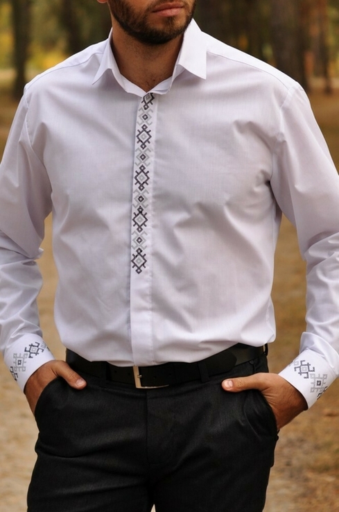 Класична біла сорочка з вишивкою для елегантного чоловіка, numer zdjęcia 2