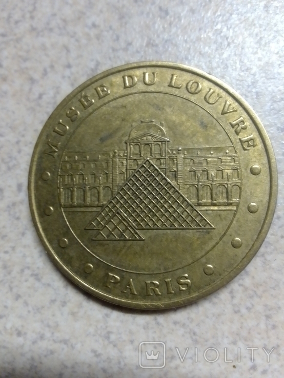 Монета Франции коллекционная жетон Лувр 2000, фото №2