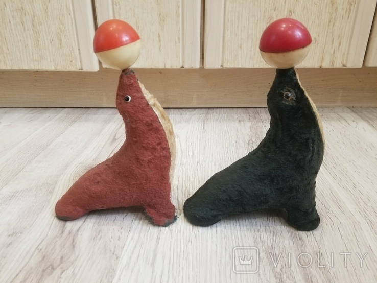 Старые заводные игрушки тюлени с мячем, фото №9