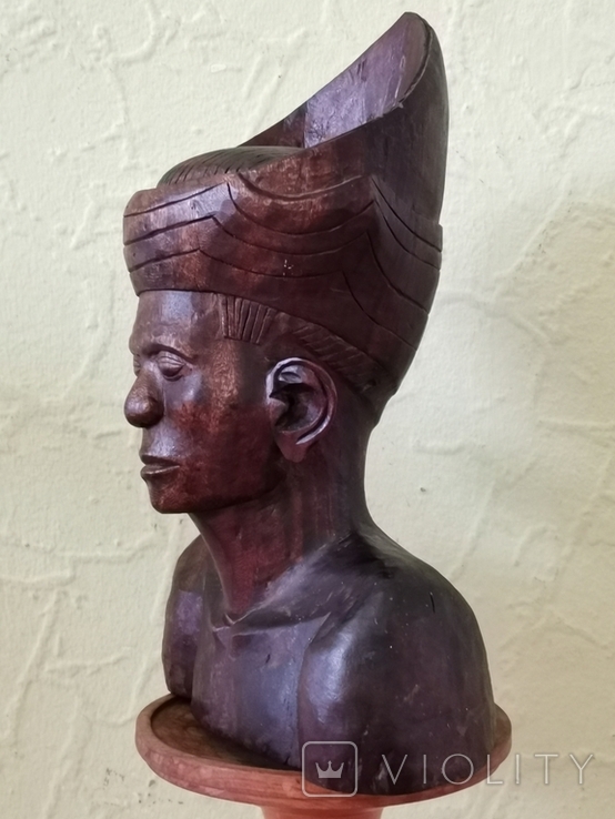 Antique wooden statuette of the Egyptian pharaoh, photo number 3