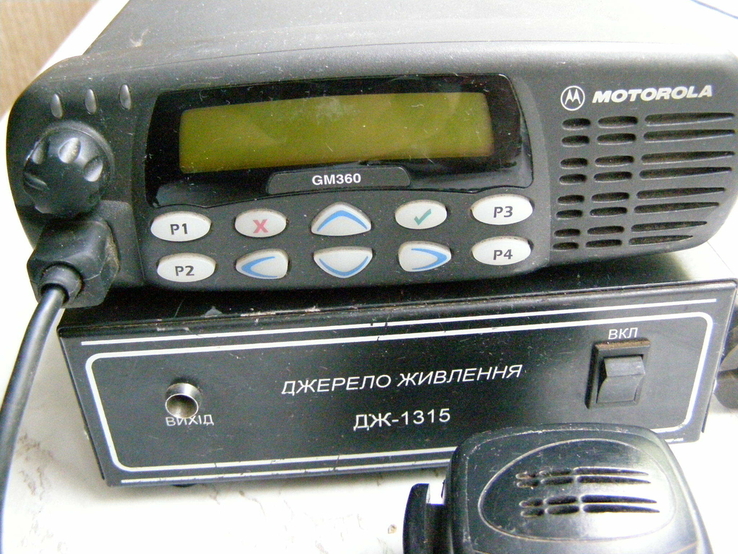 Профессиональная автомобильная радиостанция Motorola GM360 MDM25DKF9AN5AE (LB3)