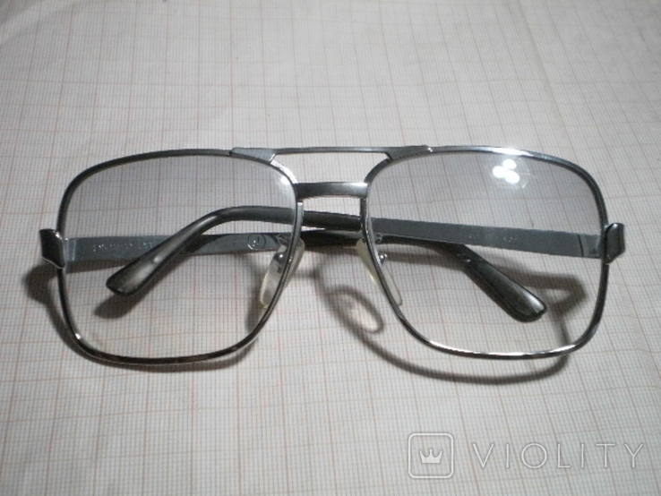 Солнцезащитные серебристые титановые очки BALMAIN Paris