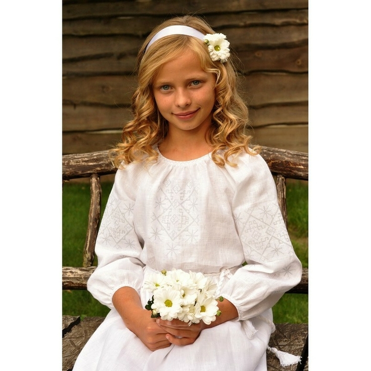 Святкова дитяча сукня з натурального льону з білою вишивкою, фото №4