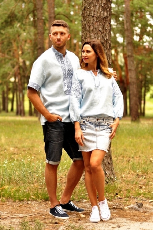 Комплект вишиванок - чоловіча сорочка і жіноча блуза ніжно-блакитного кольору, фото №5