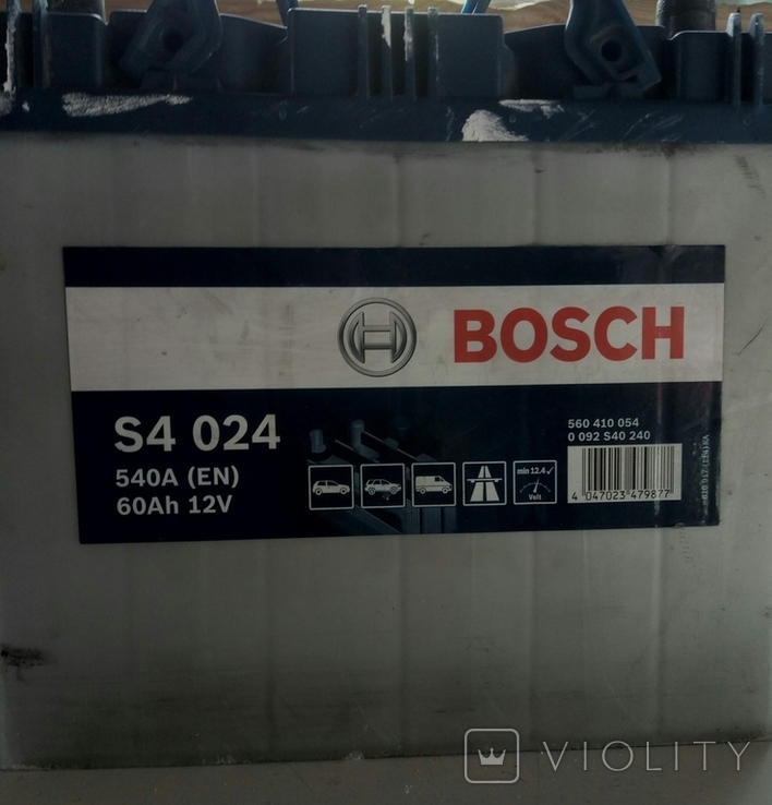  аккумулятор Bosch 12 Вольтовый, внутри жидкость - Violity