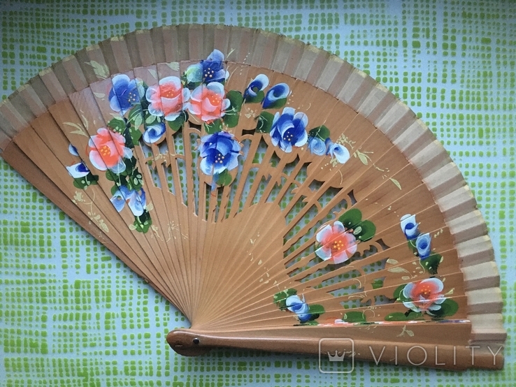 Fan: natural wood and hand-painted, photo number 2