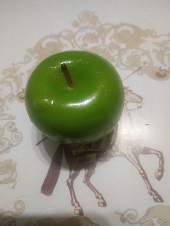 Свічка "Фрукти" 7*7*5,5см яблуко