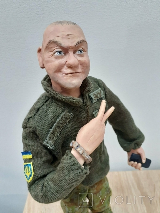 Sculptural portrait of the Commander-in-Chief of the Armed Forces of Ukraine Valeriy Zaluzhnyi., photo number 5