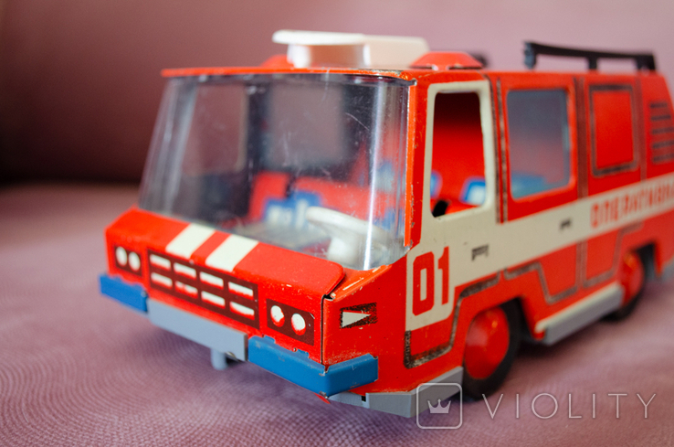 Винтажная игрушка заводная жесть СССР, машинка Пожарная Ватутина 80-х, фото №9
