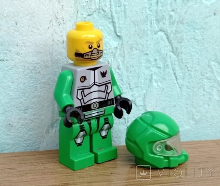 Lego Minifigure Chuck Stonebreaker, photo number 8