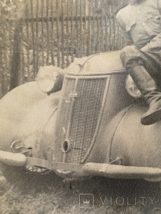 Group photo of servicemen near a captured Audi car., photo number 4